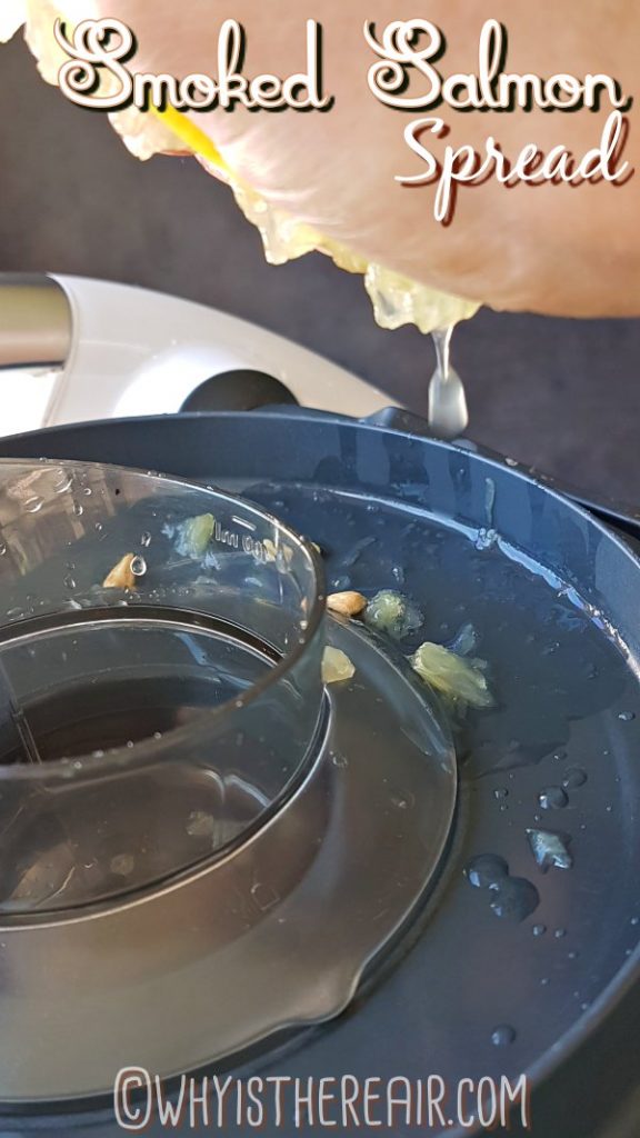 Madame Thermomix's Top Tip: Squeeze your lemon onto the lid of your Thermomix. The Measuring Cup will stop the pips from dropping into the bowl whilst letting the juice strain through!